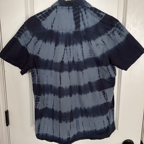 Westy Men’s button down blue tie dye 
Size M - Picture 5 of 5